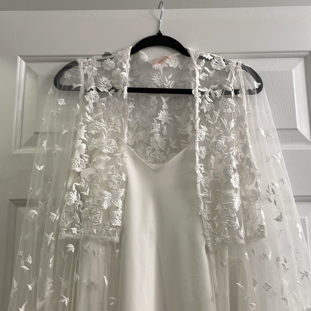 Bridal Lace Maxi Robe Including Slip - Picture 11 of 11